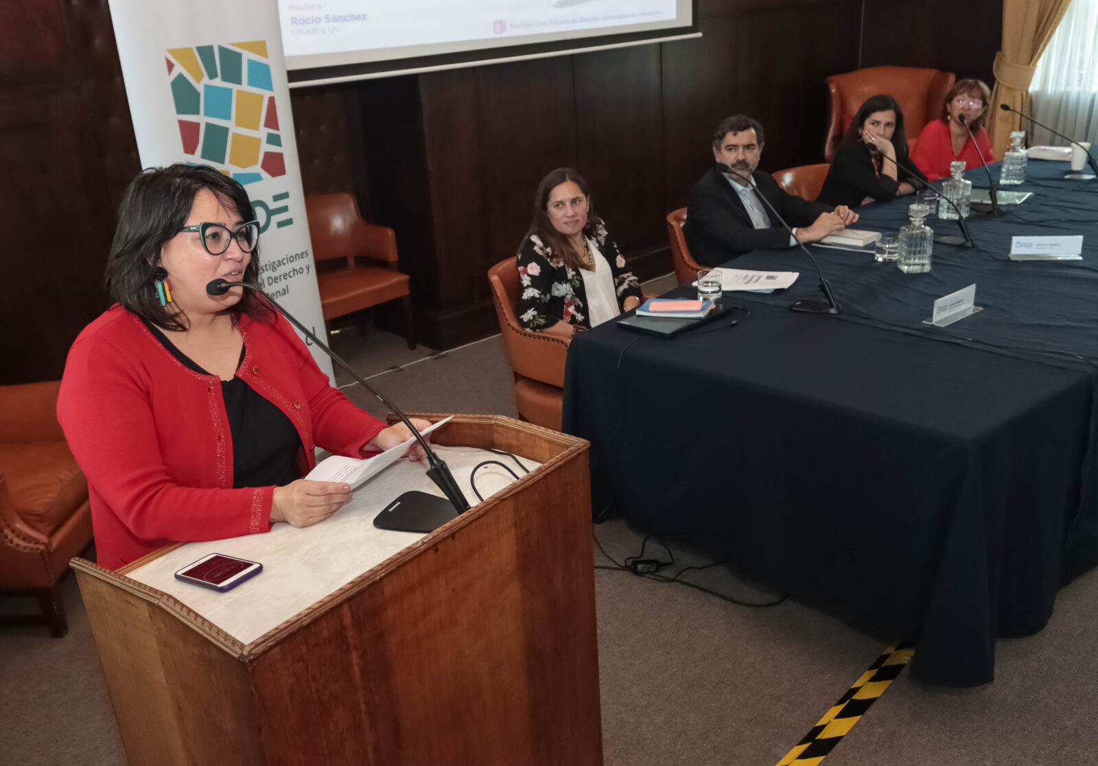 <strong>Se presentó el libro “Adolescencia femenina y control penal” de profesora Marcela Aedo</strong>