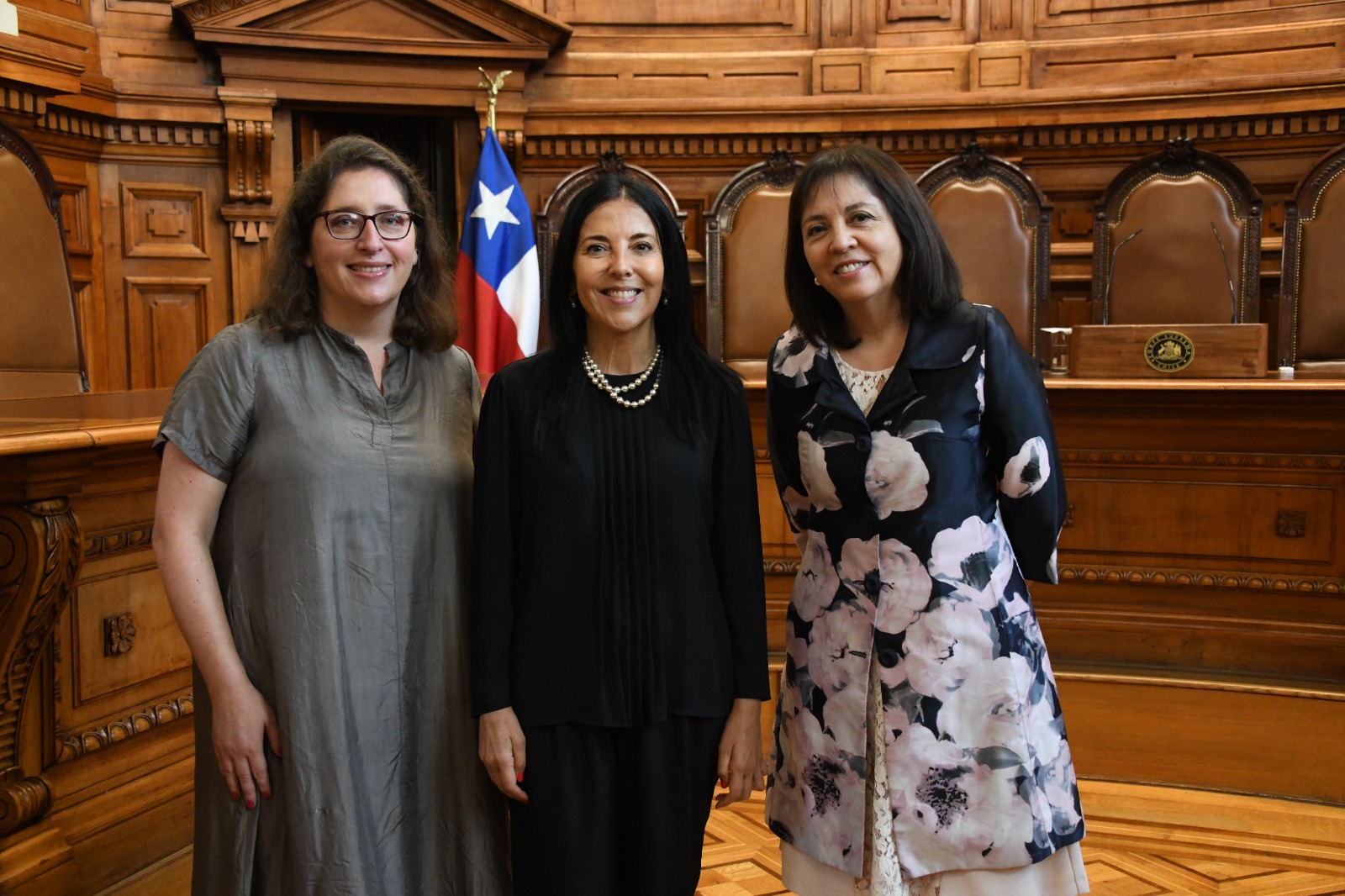 Exalumnas Patricia Pérez, Daniela Marzi y Mireya López participan en jornada de reflexión sobre el derecho al cuidado en el marco del Día Internacional de la Mujer