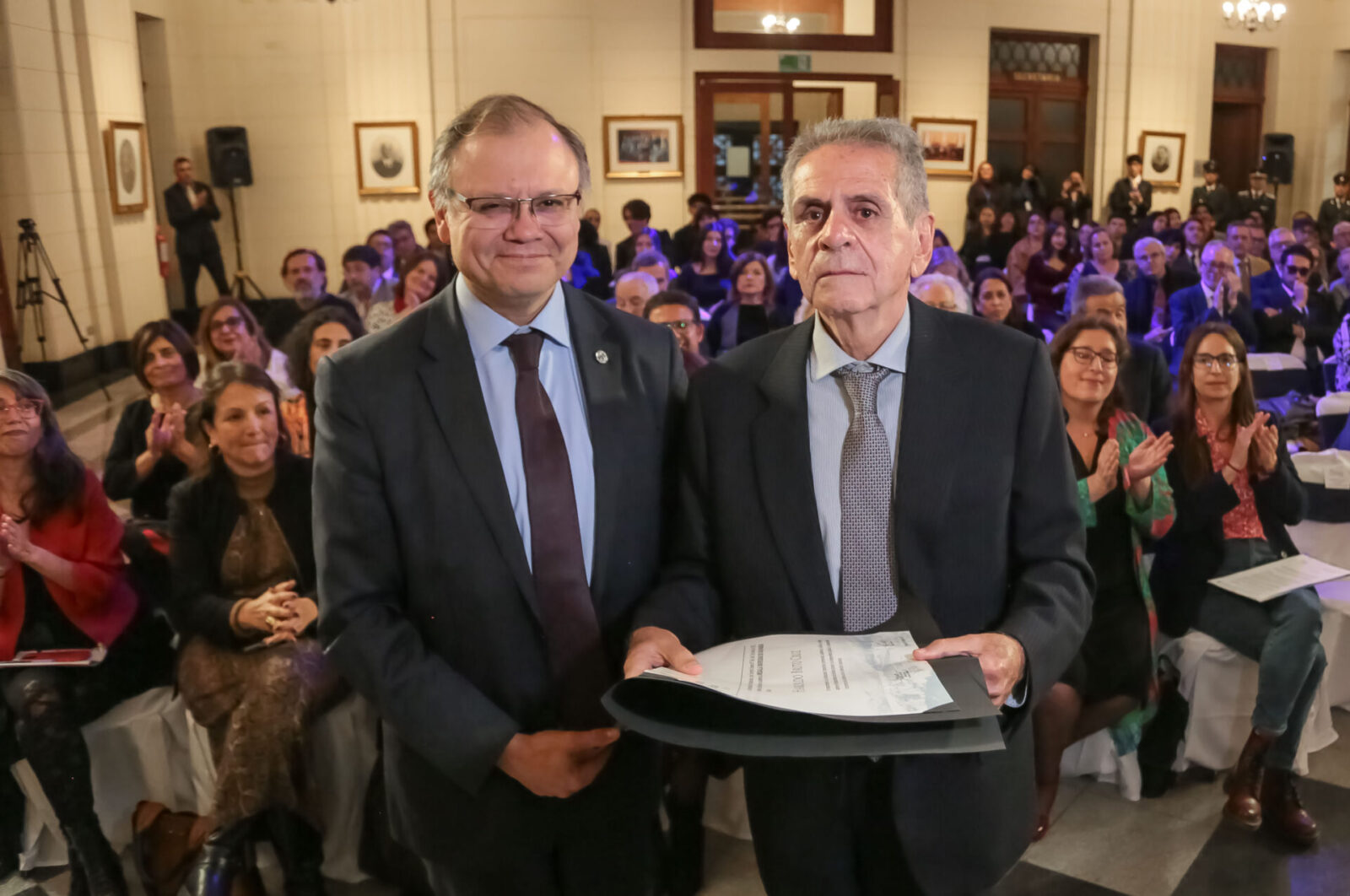 Con entrega de Medalla UV a Haroldo Brito y charla magistral de Daniela Marzi: Facultad de Derecho inauguró año académico en la Corte de Apelaciones de Valparaíso