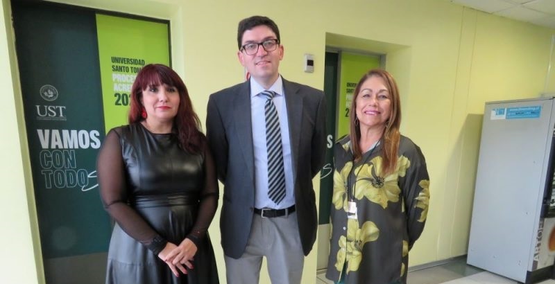 Coordinadora de Clínica Jurídica de Derecho UV participa en seminario “Importancia e impacto de la enseñanza clínica del Derecho en la formación y ejercicio profesional”